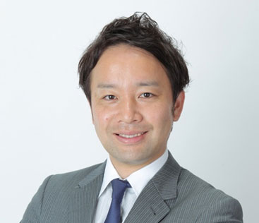 志倉康之氏
