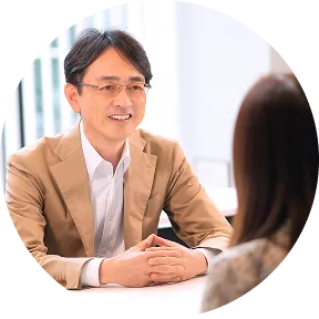 専門家に相談する様子