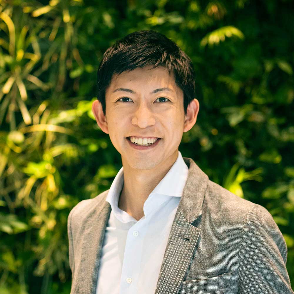 担当者の顔写真