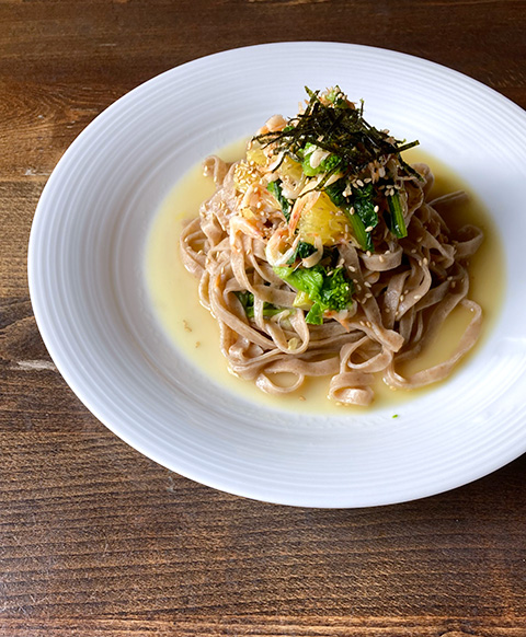 「サイフォニーコーヒー」桜えびと菜の花の和風ソース～夏みかん添え～